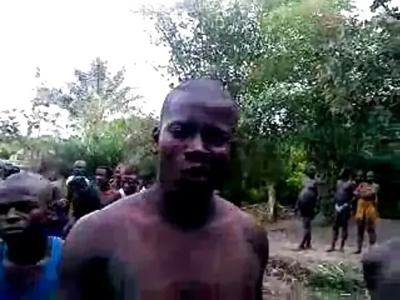 Kongo abina na creampie amateur ya épaisse noir.