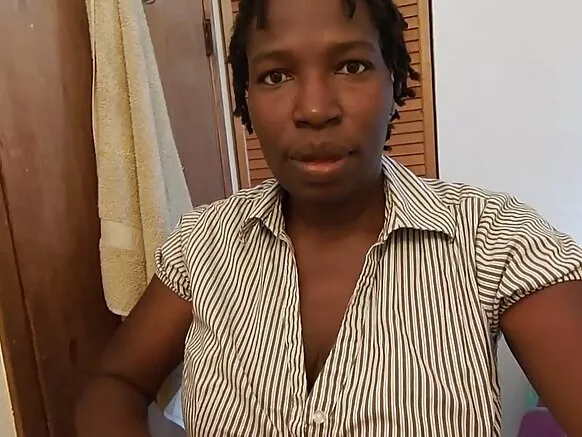 Ebony na mabele minene azui miliki na vidéo na ye ya porno africaine na hd.