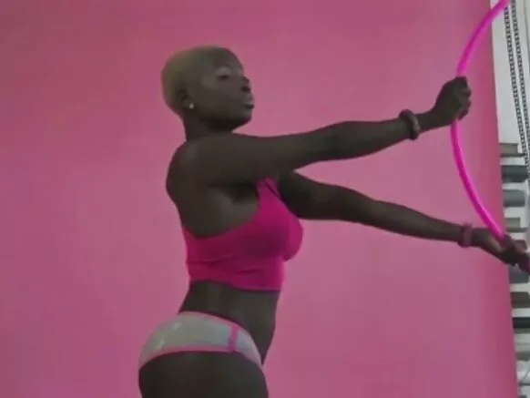 Sibongile Cummings: Nzambe-mwasi ya Ébène OMFG - Esclave ya Sexe ya Célébrité.