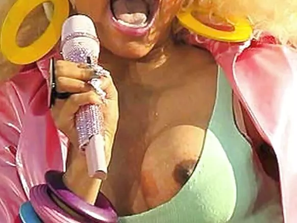 Nicki minaj célébrité nue mafuta ya moindo.