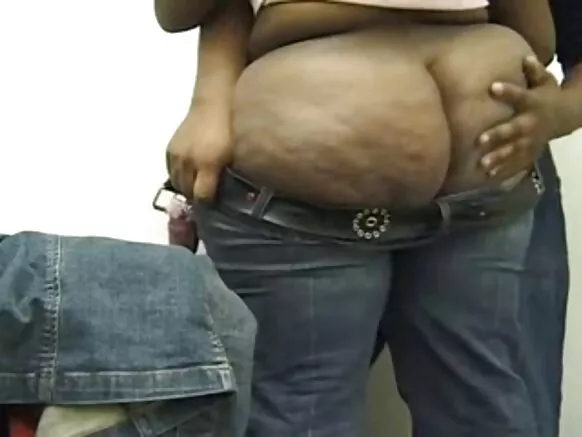 Kitoko xxx fille africaine na libolo noir asalisi ye alata jeans.