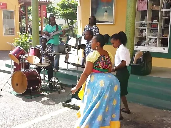 Pendant ce temps sexe na ba libolo ya minene na ghana na libolo ya muasi noir.